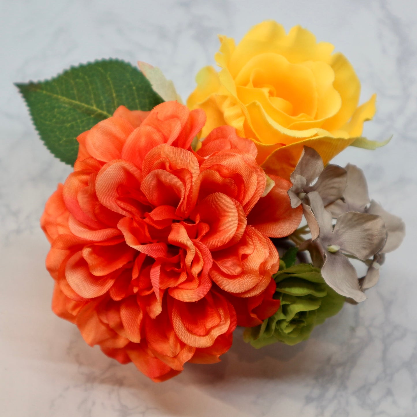 フラメンコ花髪飾り:フローレス(コーラルオレンジ、イエロー、ライトグリーンのブーケ)