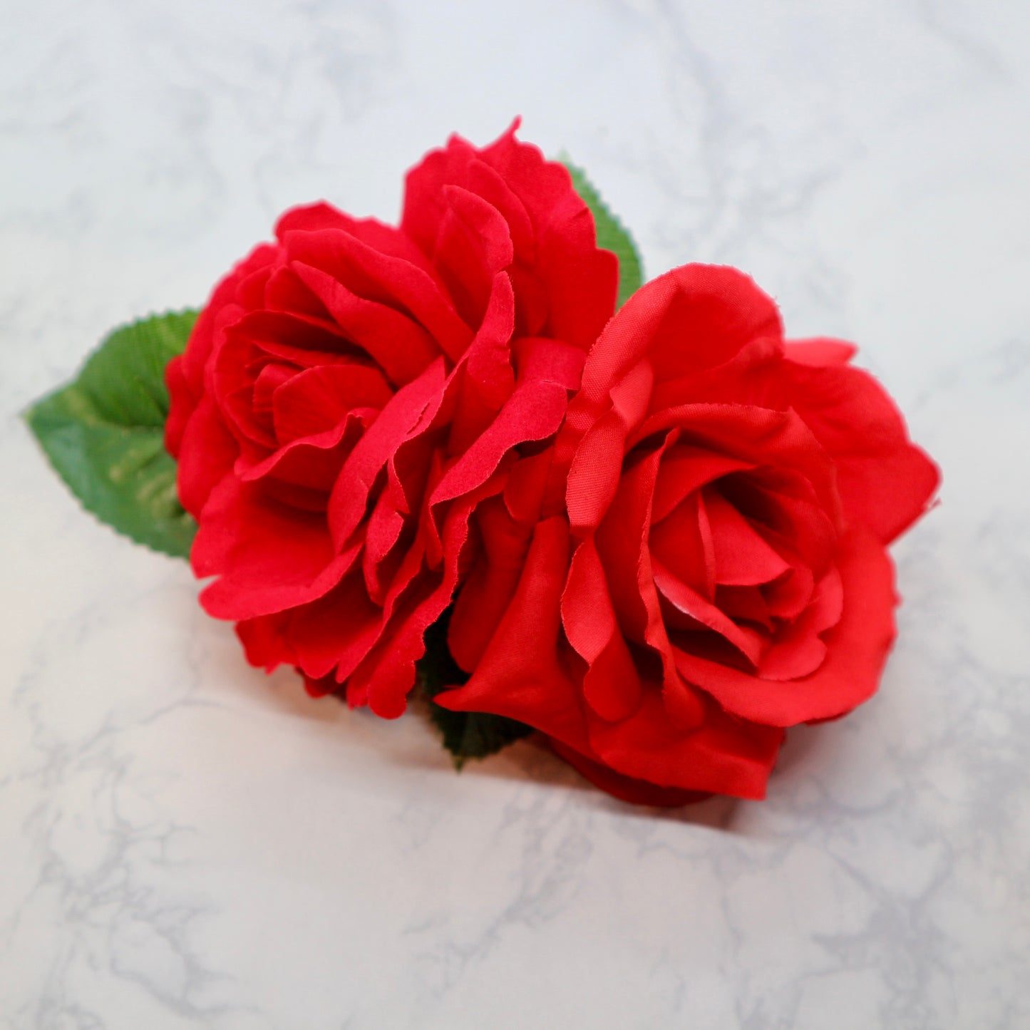 フラメンコ花髪飾り:フローレス ツイン薔薇(赤ベルベット＆スカーレット)