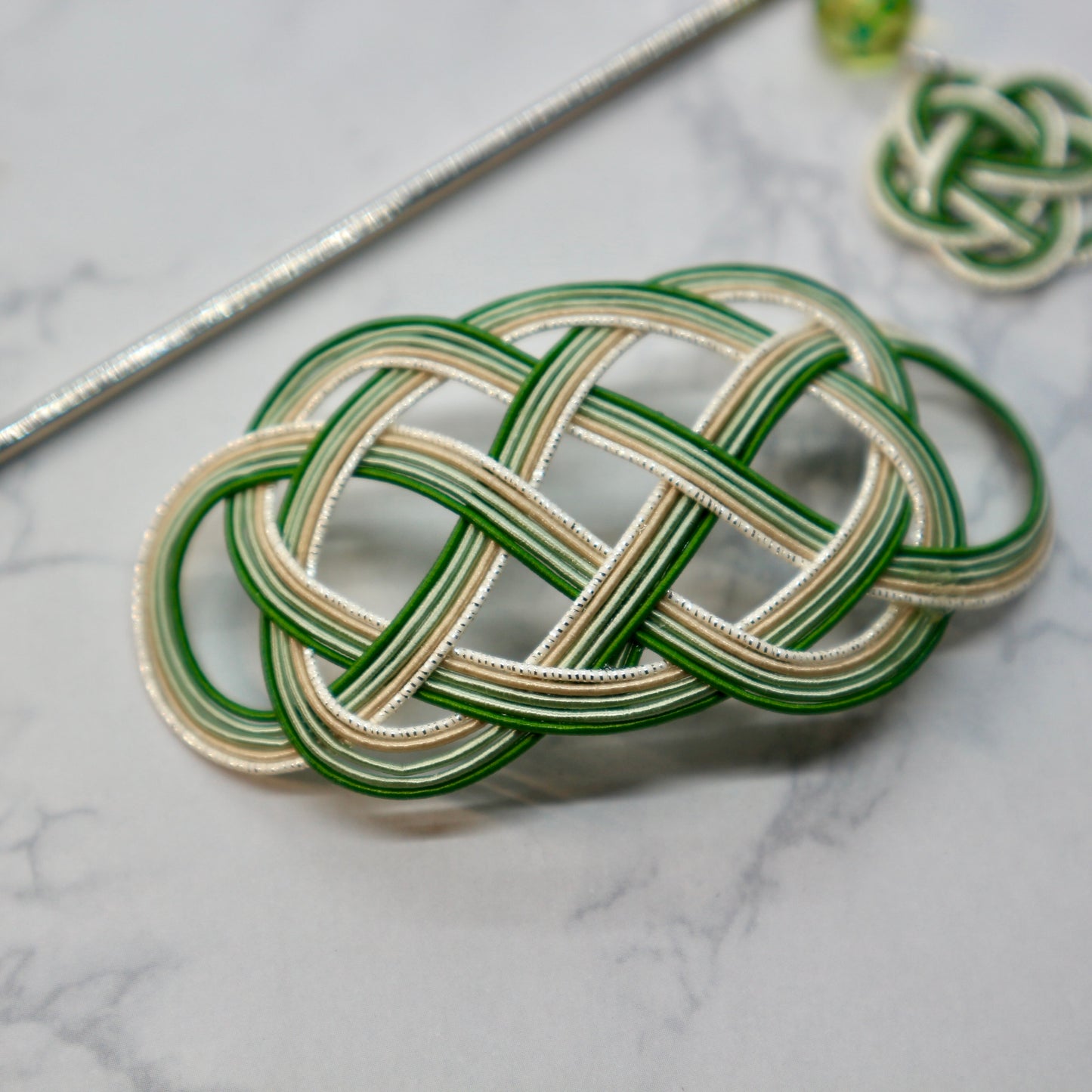 水引のマジェステとかんざし(グリーンとシルバー)