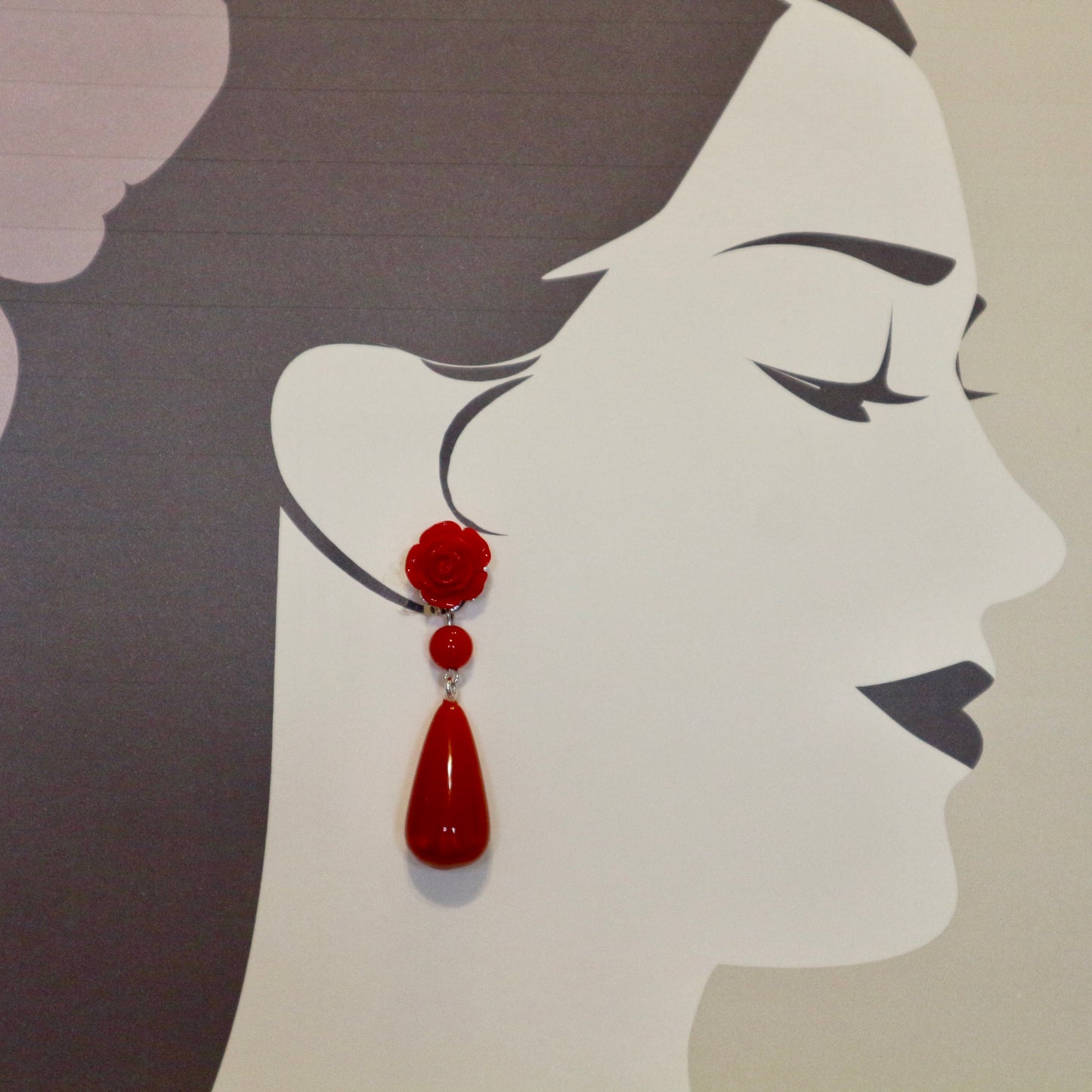 赤い薔薇とぽってりドロップのピアス(イヤリング)