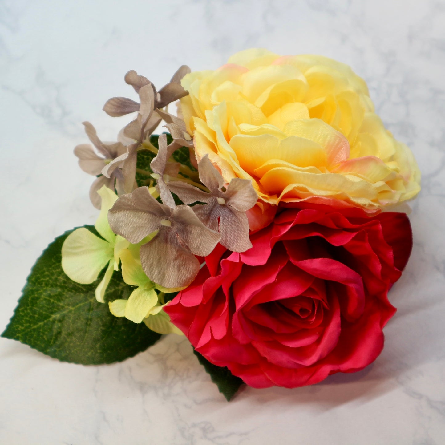 フラメンコ花髪飾り:フローレス(濃いピンク薔薇とパステルイエローのブーケ)