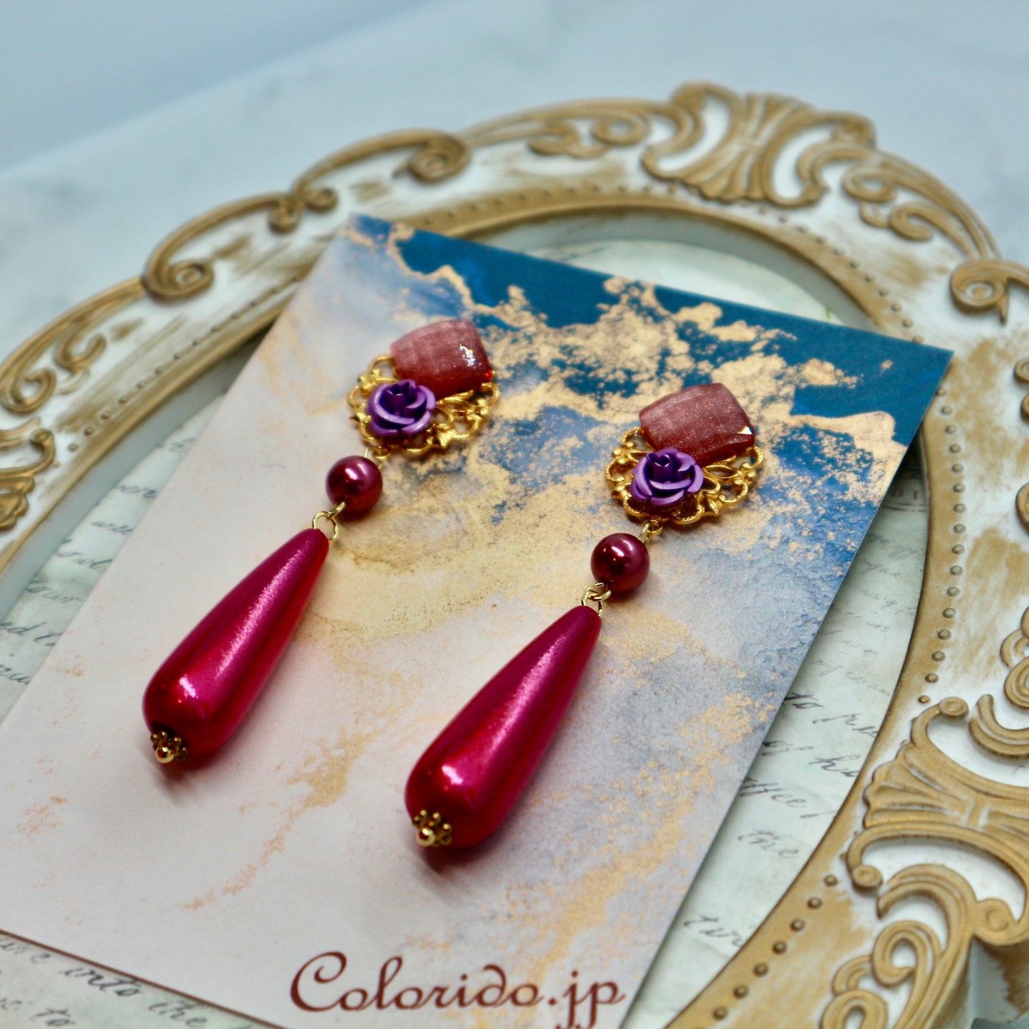オーロラピンクのドロップとパープルのミニ薔薇ピアス(イヤリング)