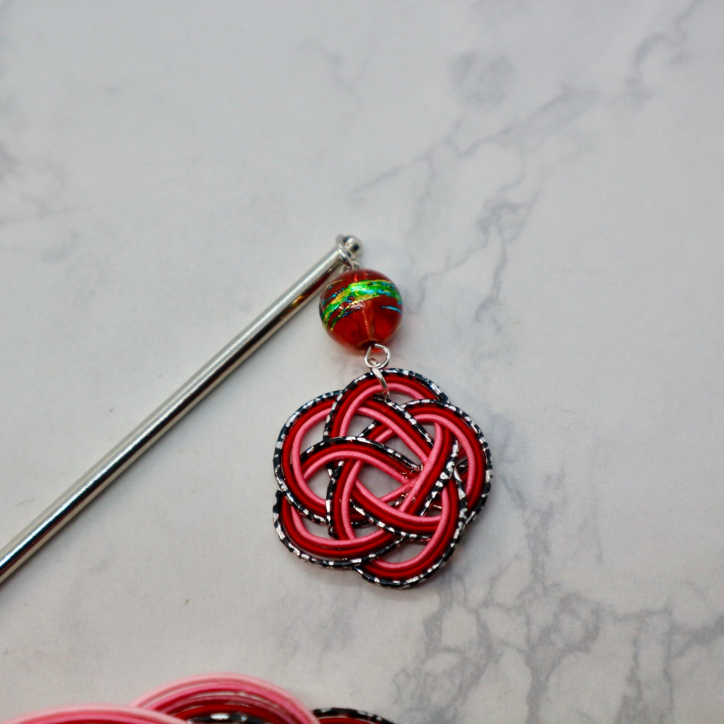 水引のマジェステとかんざし(銀黒とピンク)