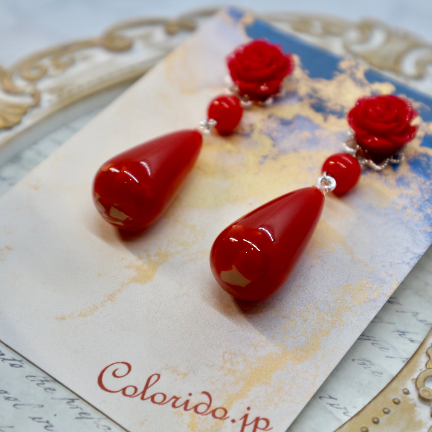 赤い薔薇とぽってりドロップのピアス(イヤリング)