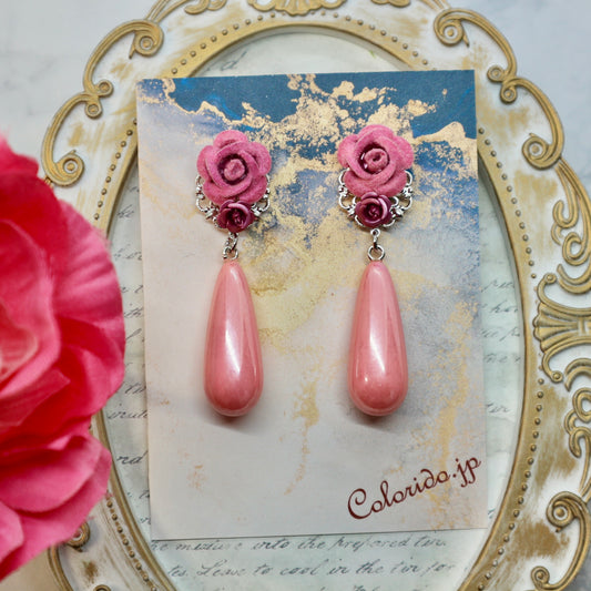 ピンクのベロア薔薇とふっくらドロップのピアス(イヤリング)