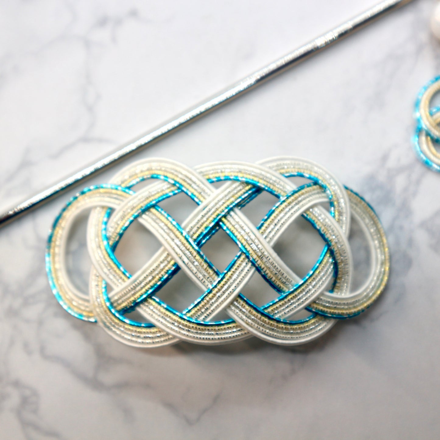 水引のマジェステとかんざし(ブルー、シルバー、ホワイト)