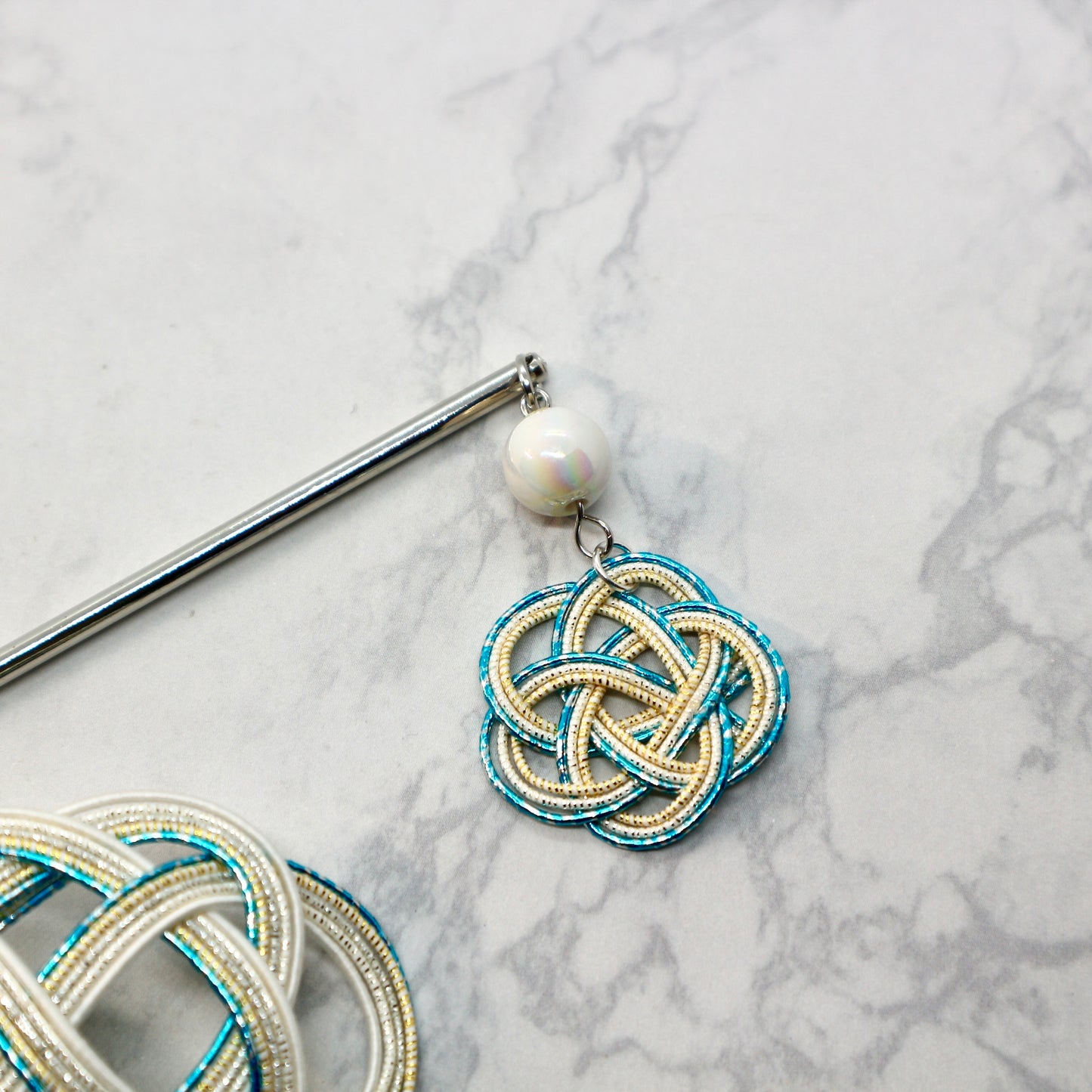 水引のマジェステとかんざし(ブルー、シルバー、ホワイト)