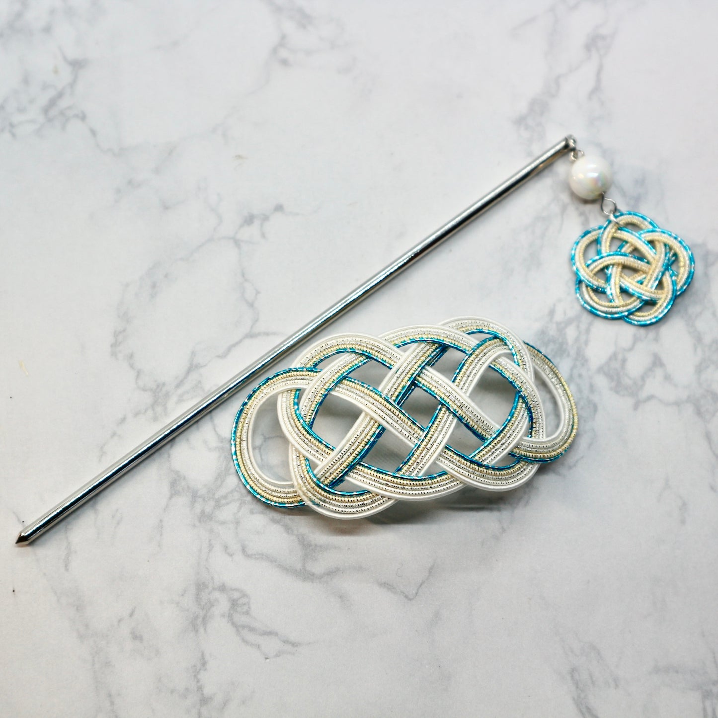 水引のマジェステとかんざし(ブルー、シルバー、ホワイト)