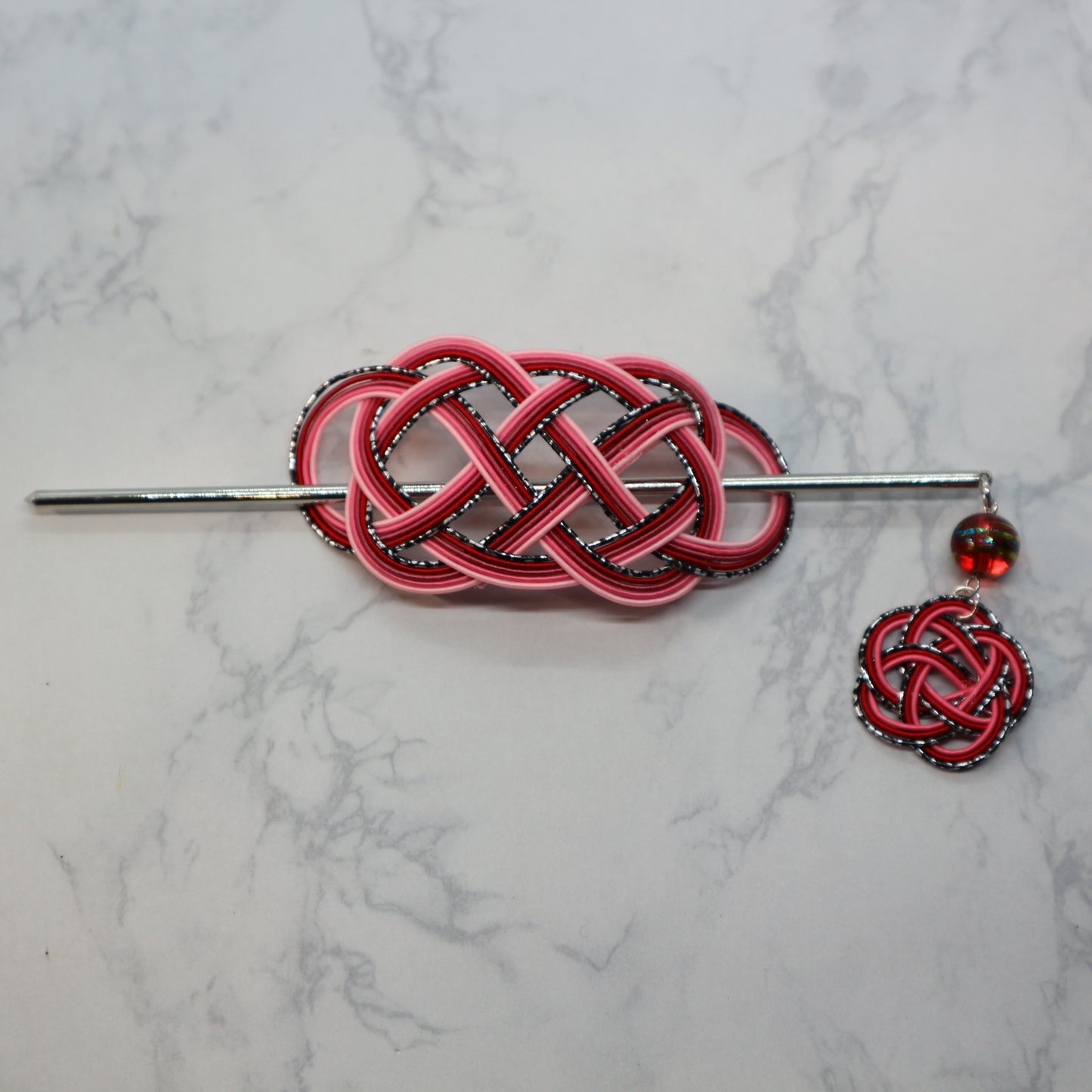 水引のマジェステとかんざし(銀黒とピンク)