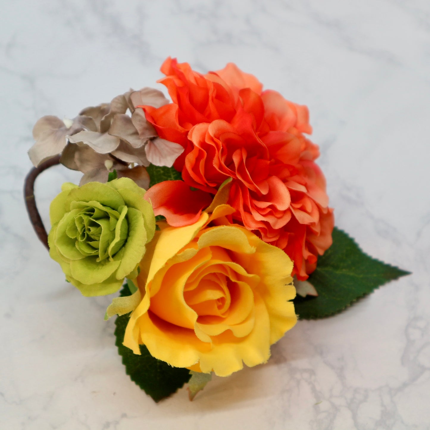 フラメンコ花髪飾り:フローレス(コーラルオレンジ、イエロー、ライトグリーンのブーケ)