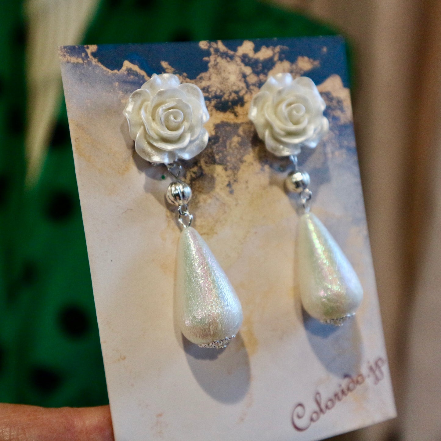 ＜２点限定＞パールホワイトの薔薇＆大ぶりドロップのイヤリング(ピアス)