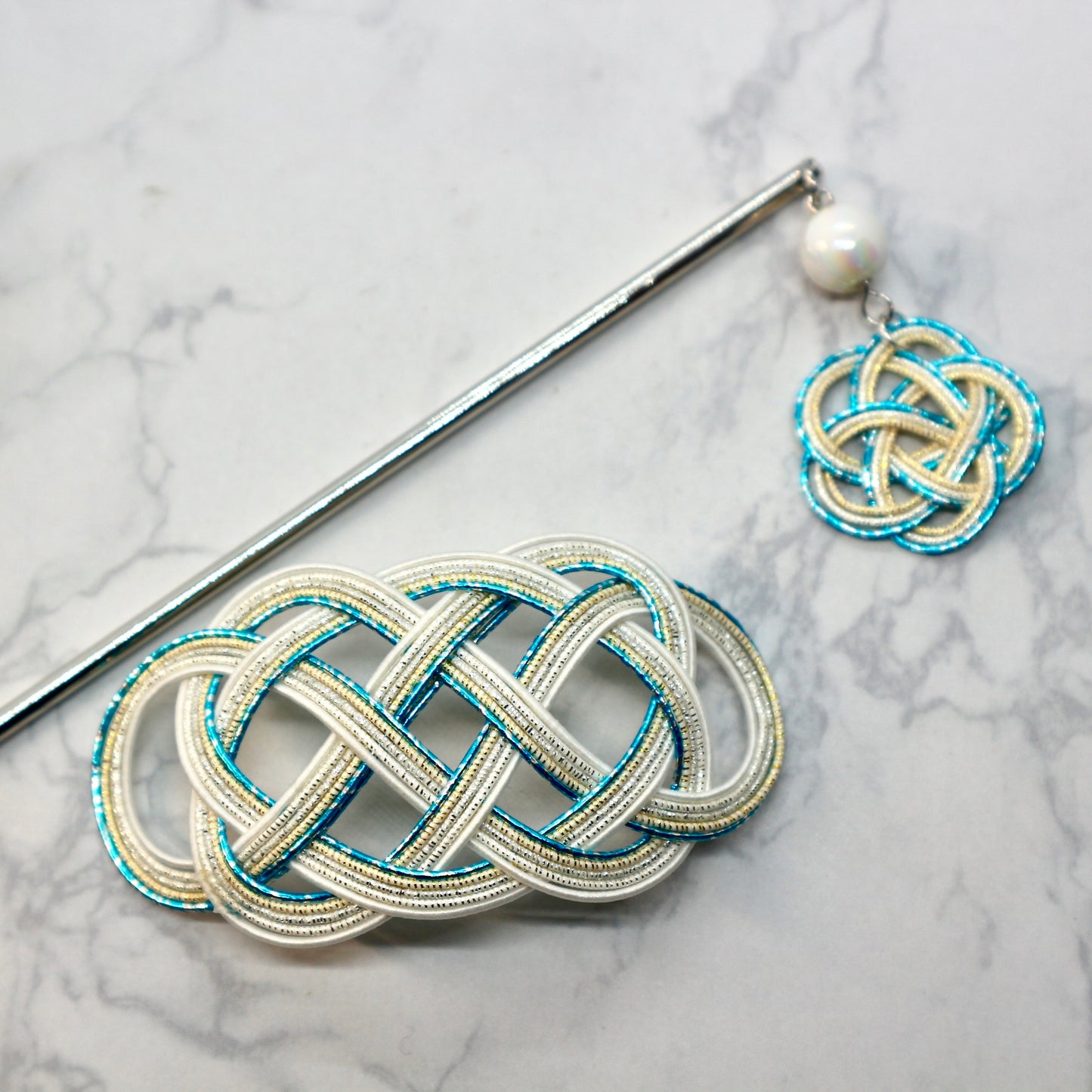 水引のマジェステとかんざし(ブルー、シルバー、ホワイト)