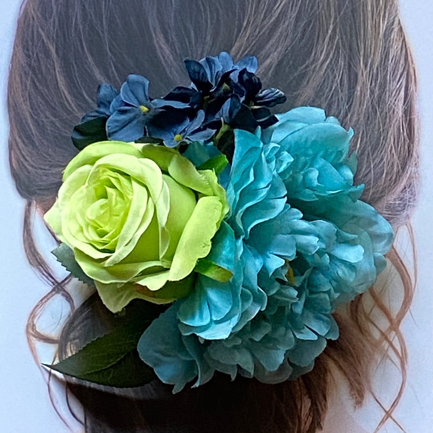 フラメンコ花髪飾り:フローレス(ブルーのピオニーと薔薇のブーケ)