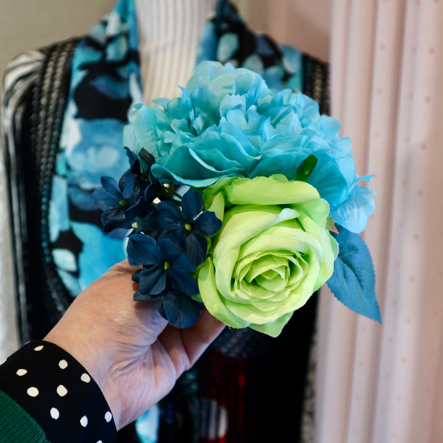 フラメンコ花髪飾り:フローレス(ブルーのピオニーと薔薇のブーケ)