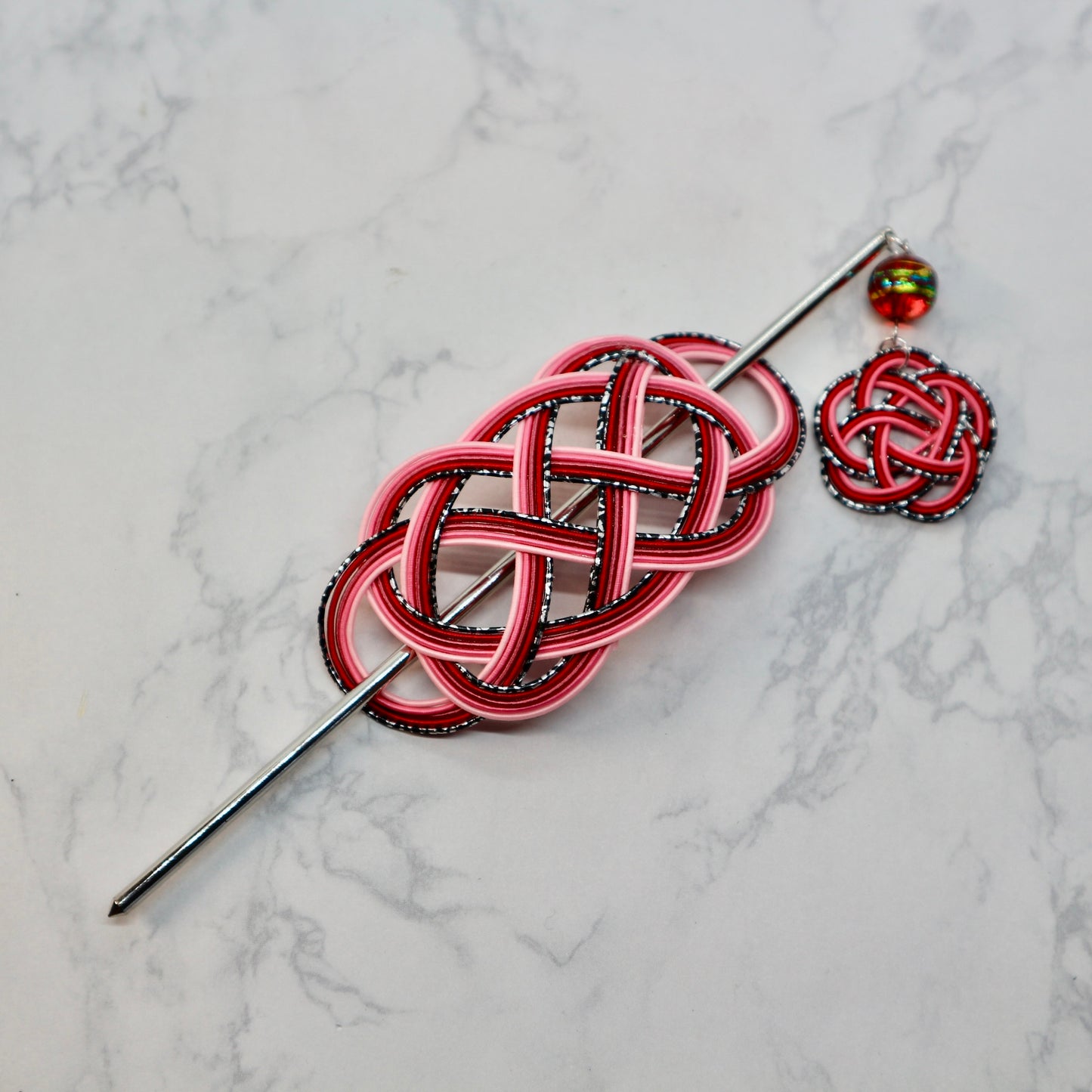 水引のマジェステとかんざし(銀黒とピンク)