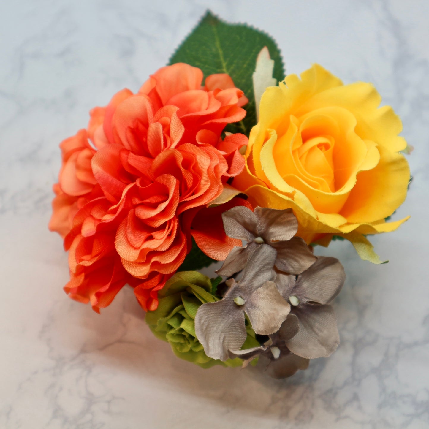 フラメンコ花髪飾り:フローレス(コーラルオレンジ、イエロー、ライトグリーンのブーケ)